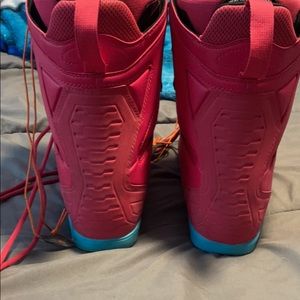 Women’s thirty two snowboard boots